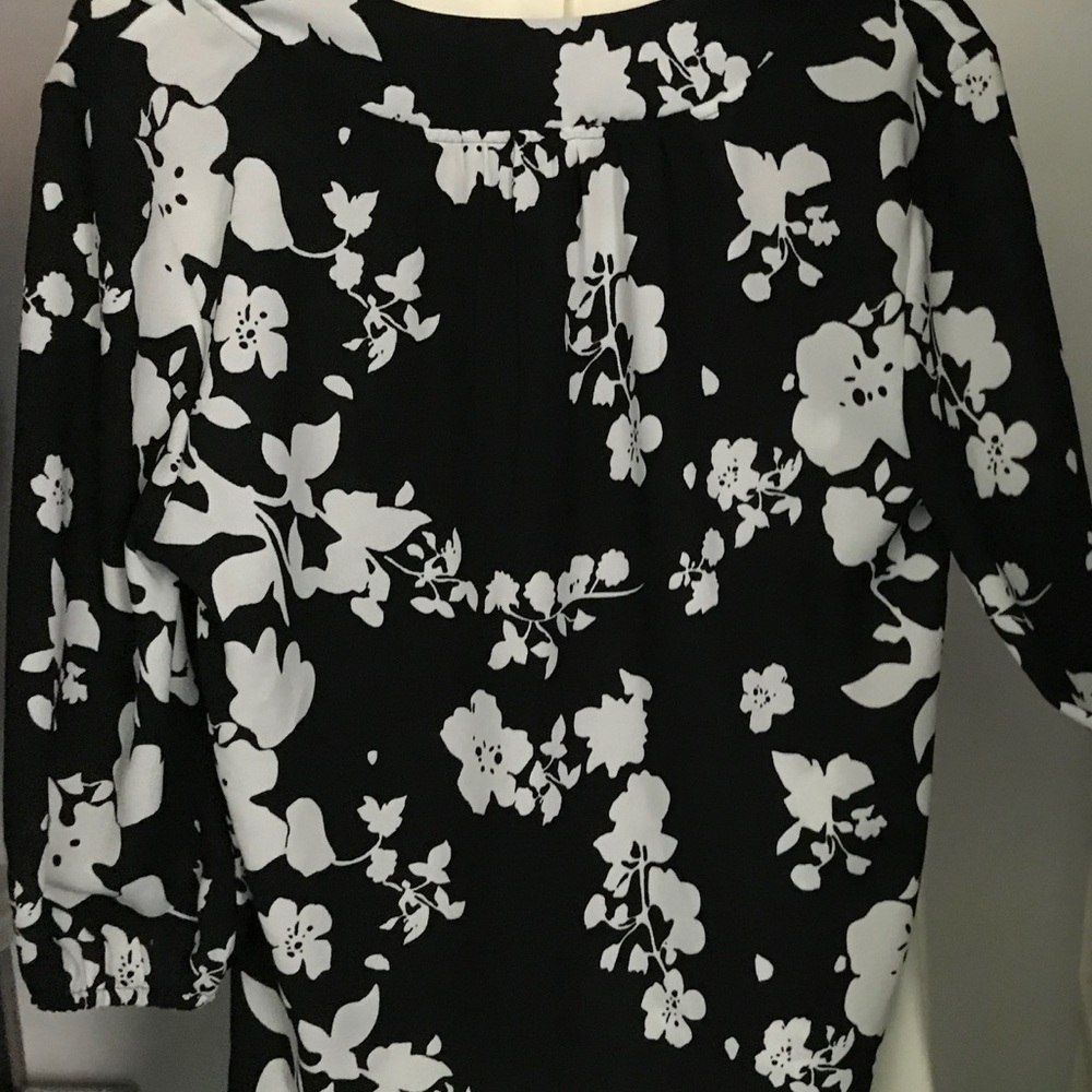 GraceEMENTS top size L. Purchase 3itm outfit& save